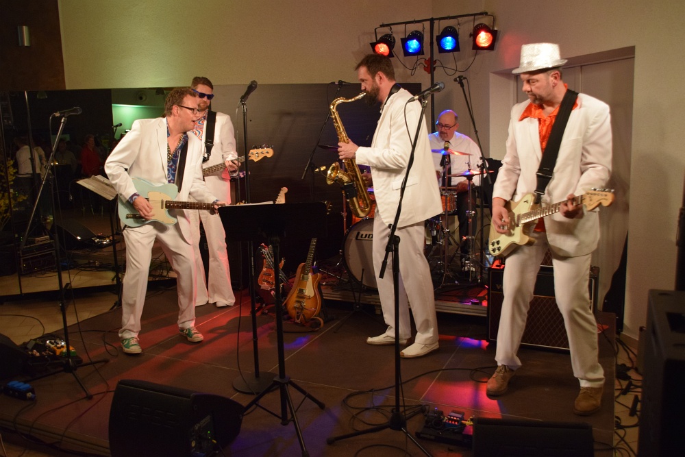 Die Band: Fly with me to Malibu