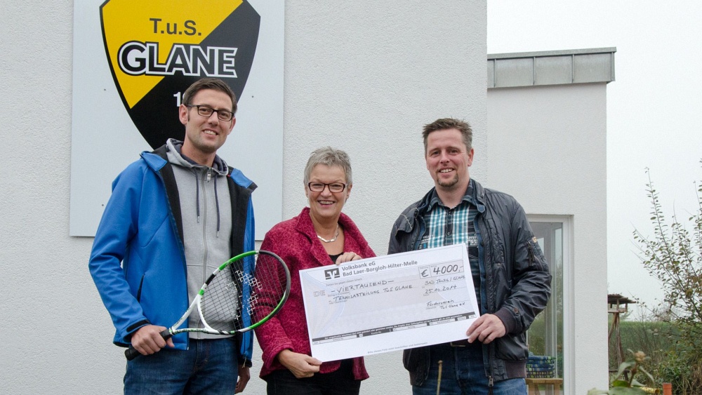 Spende des Förderveins (v. l.) Florian Menzel, Irene Wellmann, Ralf Budde.
