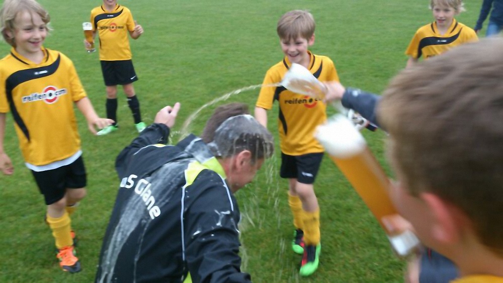 Bierdusche für die Trainer
