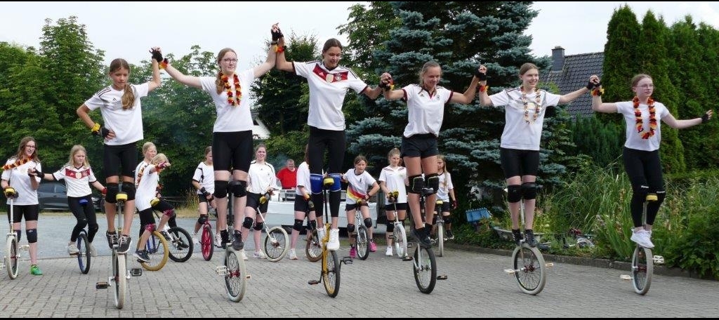 EM-Deutschland-Kür der Einradfahrerinnen des TuS Glane